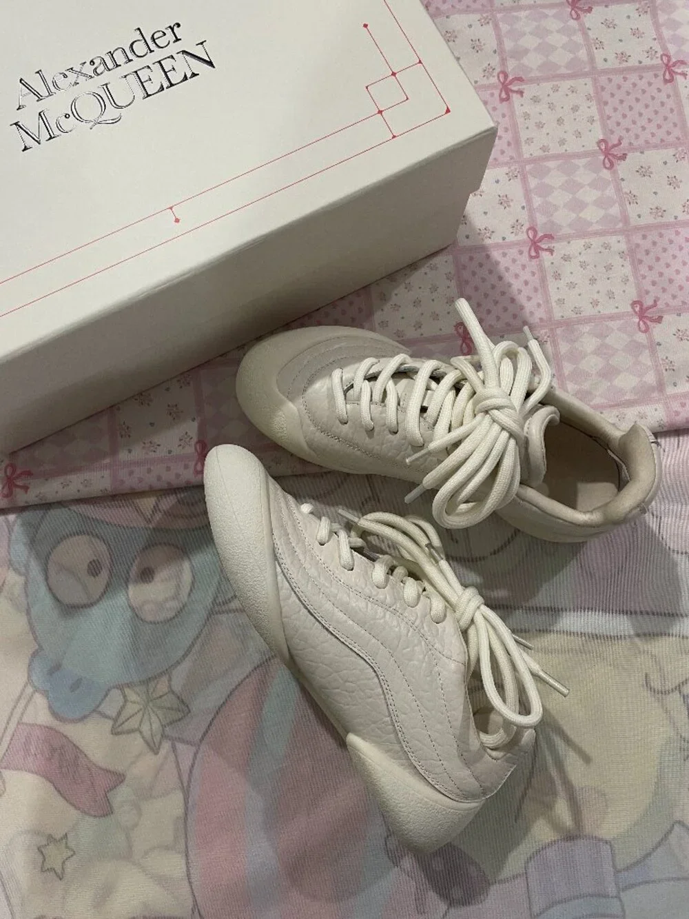 Alexander McQueen Cream Lace-Up Sneakers